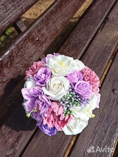 Букет из мыла, мыльных роз, цветов