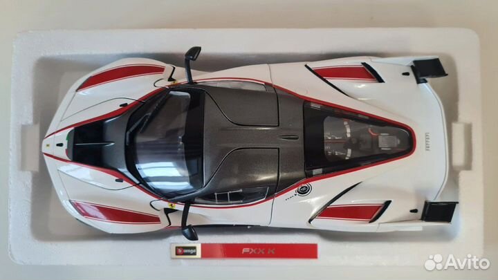 Модель автомобиля Burago Ferrari FXX K