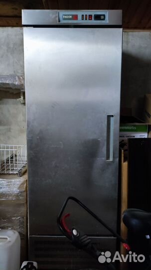 Холодильный шкаф fagor