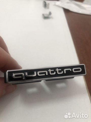 Значок на ауди а6 шильдик кватро на решетку а4, а8