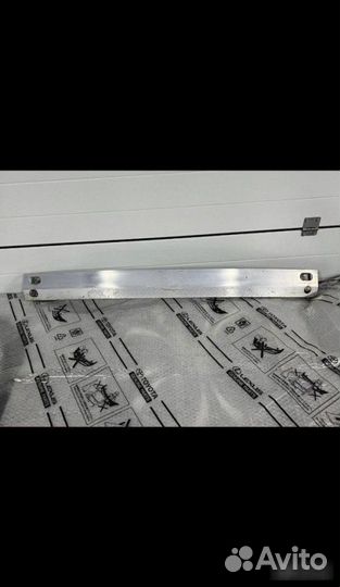 Усилитель бампера задний Lexus Rx 4