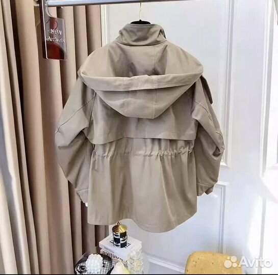 Ветровка молодежная женская