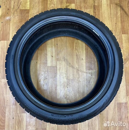 Bridgestone Blizzak VRX 235/40 R18