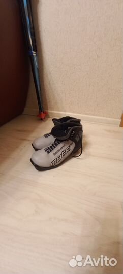 Комплект лыжи, палки и ботинки