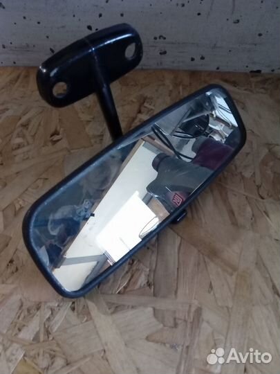 Зеркало заднего вида