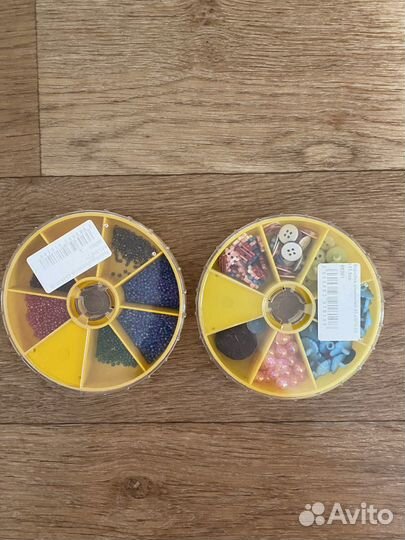 Пряжа, бисер, мулине, предметы рукоделия