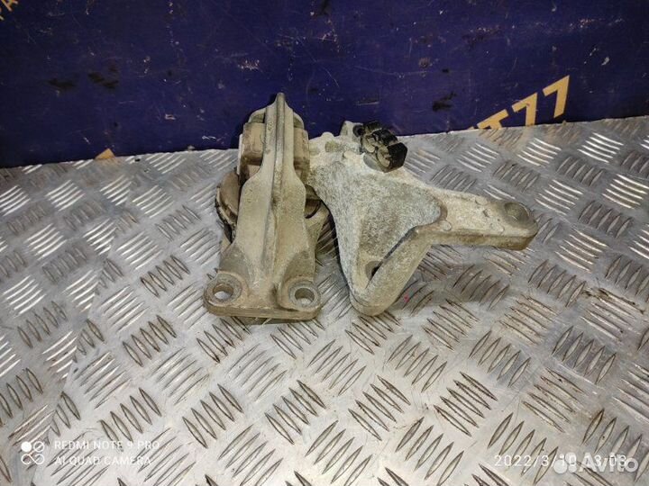 Подушка двигателя Renault Fluence седан 1.6 K4M