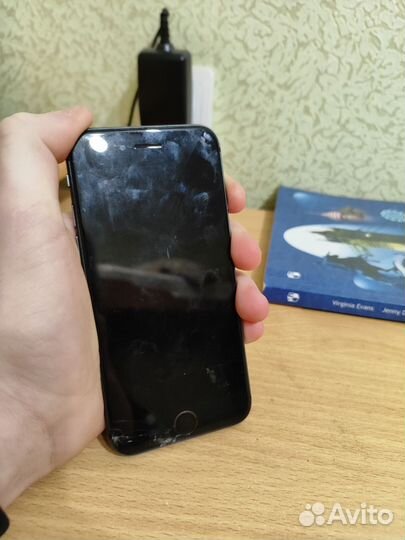 iPhone 8, 64 ГБ