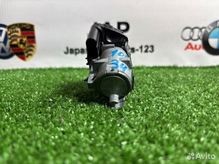 Личинка замка двери передняя правая Mercedes-Benz