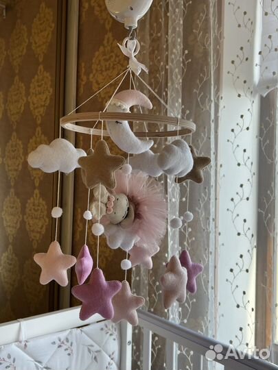 Мобиль на кроватку из фетра