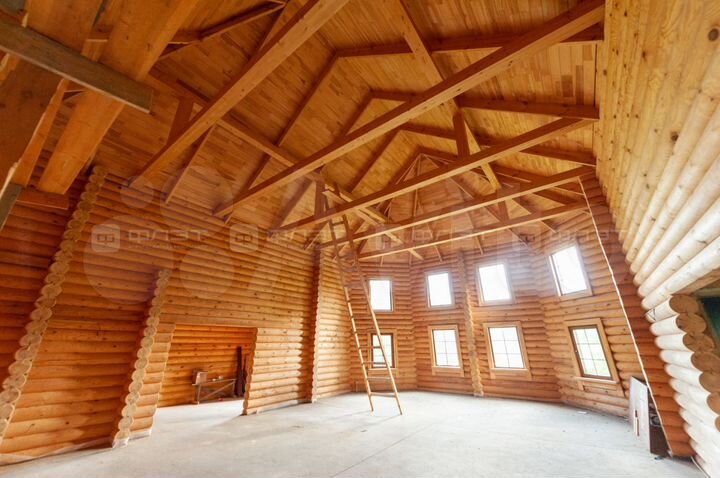 Дом 243 м² на участке 100 сот.