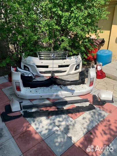 Накладка на задний бампер Lexus из 2 частей