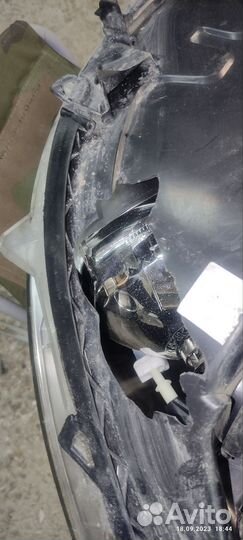 Комплект фар Peugeot 408 (2012)