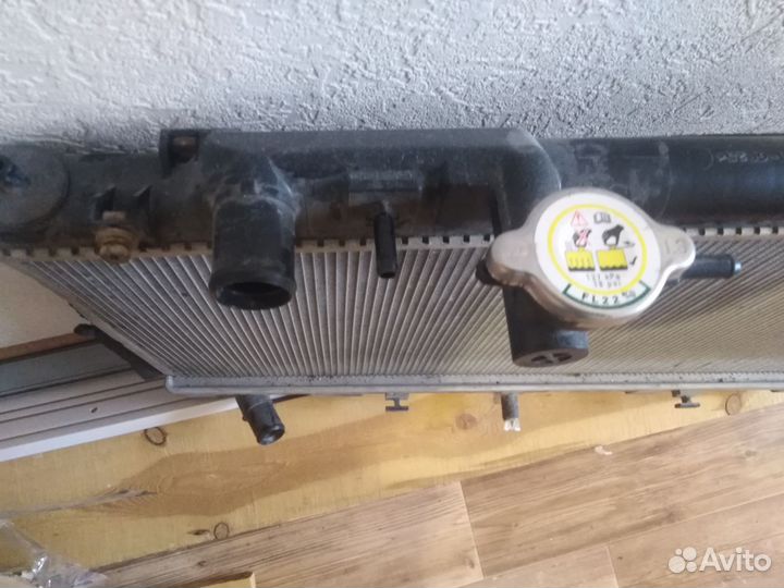 Радиатор охлаждения на Мазду 6 2008г