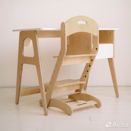 Стол школьника и стул универсальный