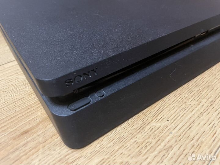 Sony PS4 slim 1tb + 2 dualshock + игры