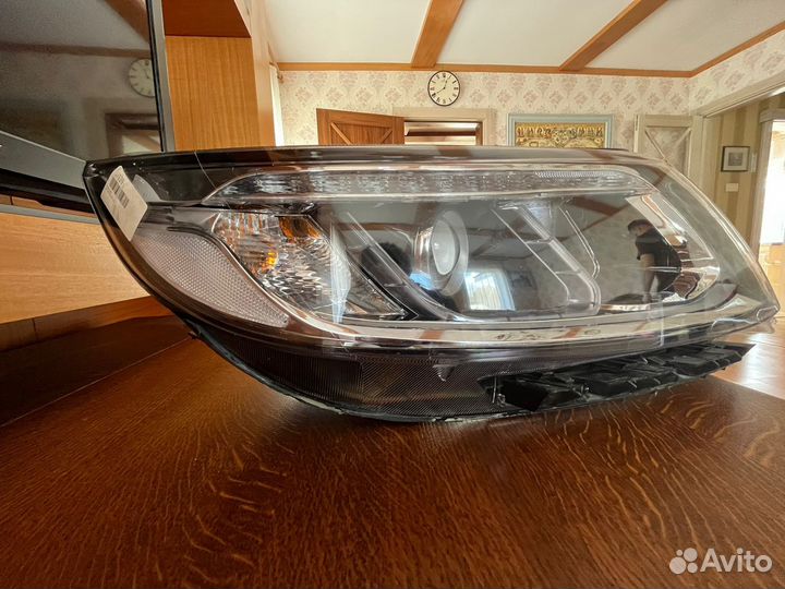 Фара правая Kia sorento 2 Рестайл