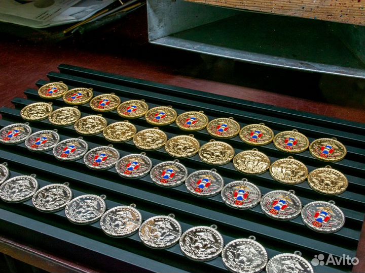 Значки и медали изготовление на заказ