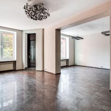 7-к. квартира, 332 м², 3/4 эт.