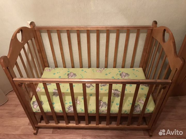 Детская кроватка