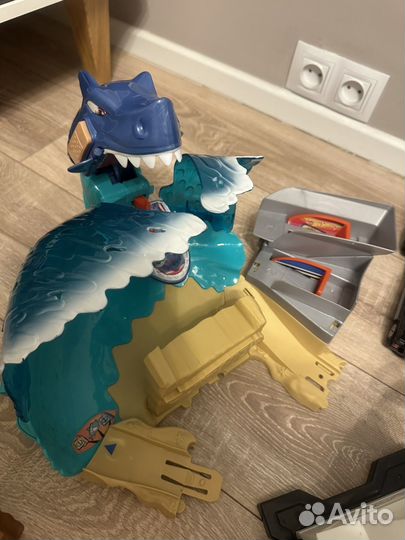 Трасса хот вилс акула и пусковая установка