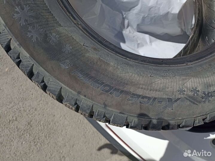 Michelin X-Ice North 3 215/65 R16 102T