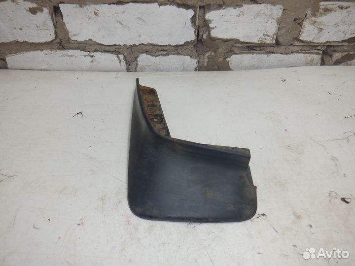 Брызговик передний Lancer 9