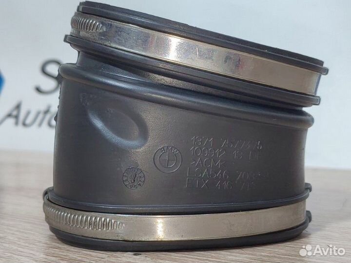 Патрубок воздушного фильтра Bmw 5 F10 N63B44 2011