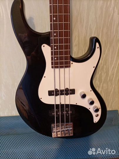 Бас-гитара Greg Bennett