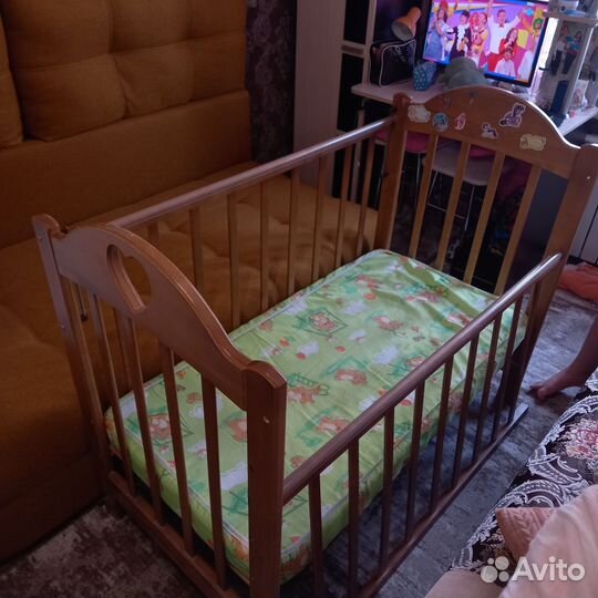 Детская кроватка