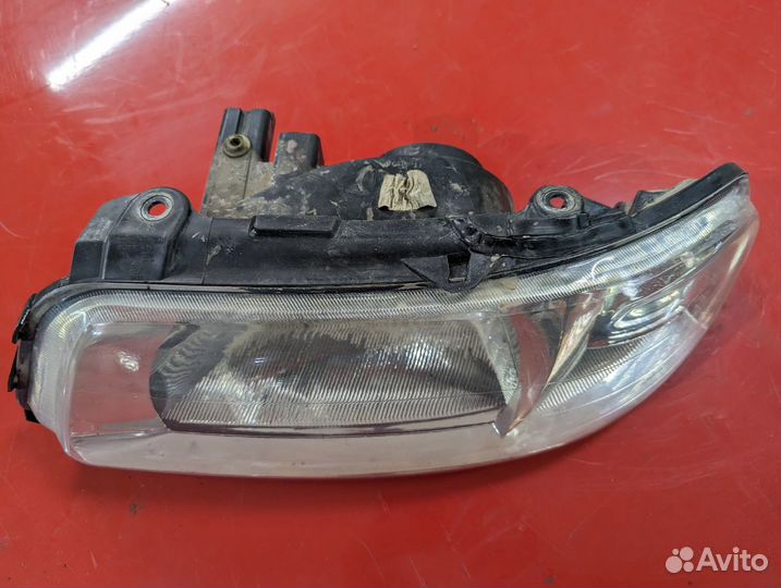 Фара левая Volkswagen Pointer
