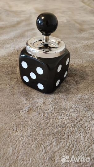 Пепельница бездымная в форме игральных костей