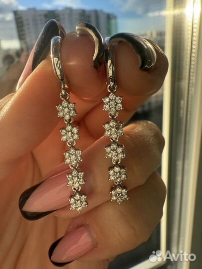 Золотые серьги с бриллиантами эпл 585пр