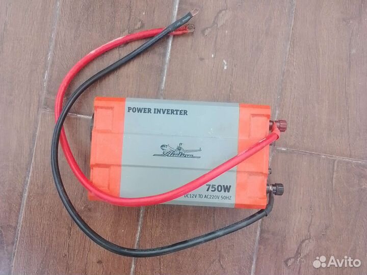 Автомобильный инвертор Airline 750 Вт