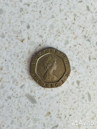 Монета 20 pence 1982 год