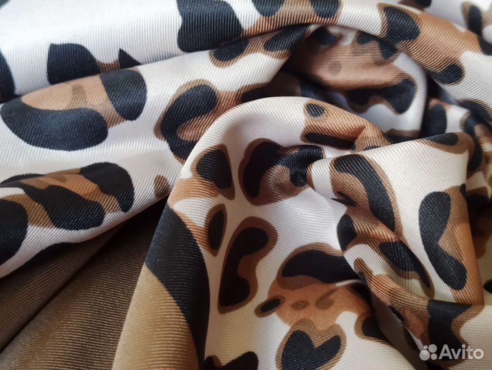 Платок бежевый леопард Шелк Valentino 5 цветов