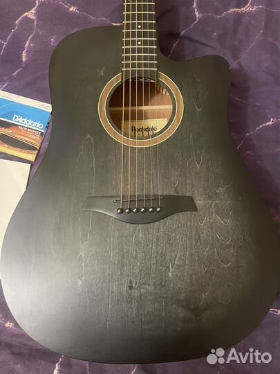 Акустическая гитара