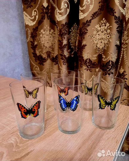Стеклянные стаканы