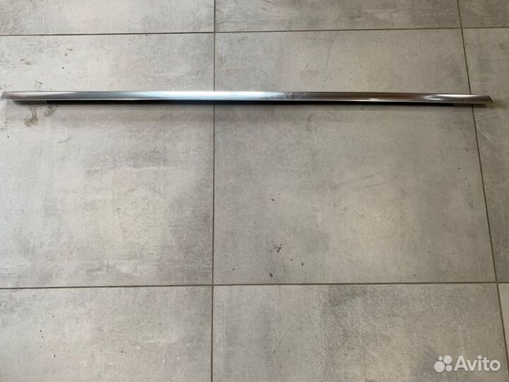 Молдинг стекла задний левый Mercedes-Benz S-Class