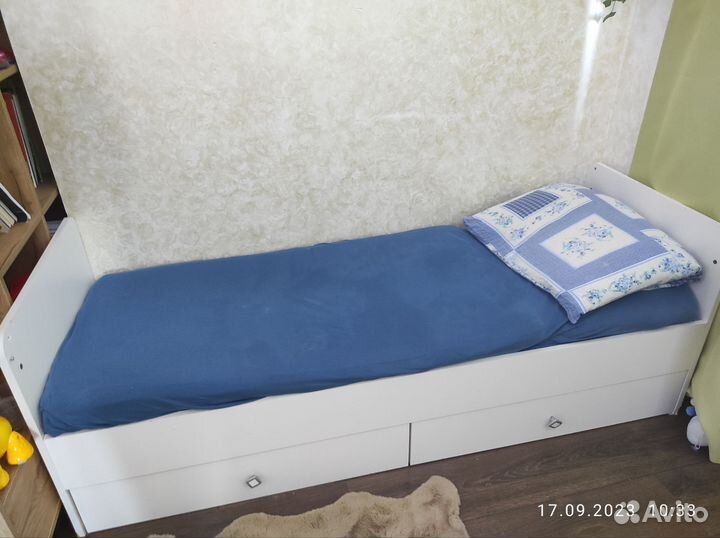 Детская кроватка с поперечным маятником