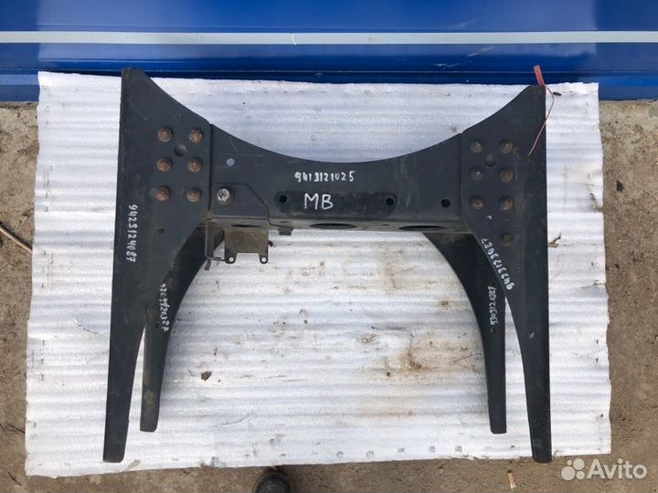 Траверса рамы Mercedes Axor 2018