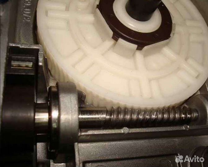 Шестерня переднего очистителя audi Q7