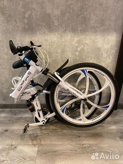 Велосипед на литых дисках, складной