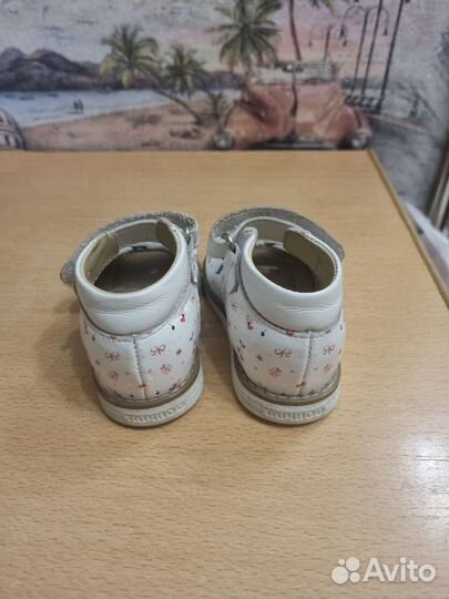 Сандали детские