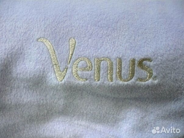 Машинная вышивка. Логотипы на пледы