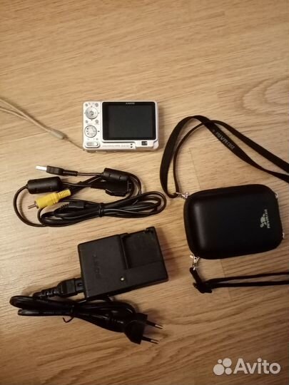 Компактный фотоаппарат sony cyber shot
