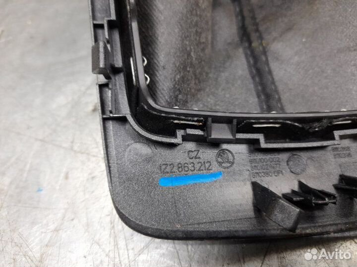 Рукоятка кулисы кпп Skoda Octavia (A5 1Z)