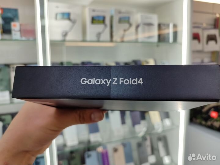 Samsung Galaxy Z Fold4, 12/512 ГБ