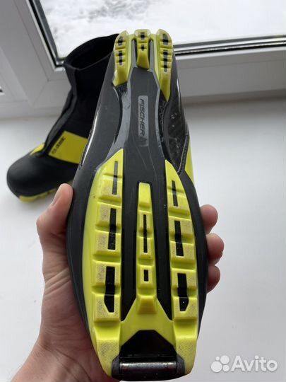 Лыжные ботинки