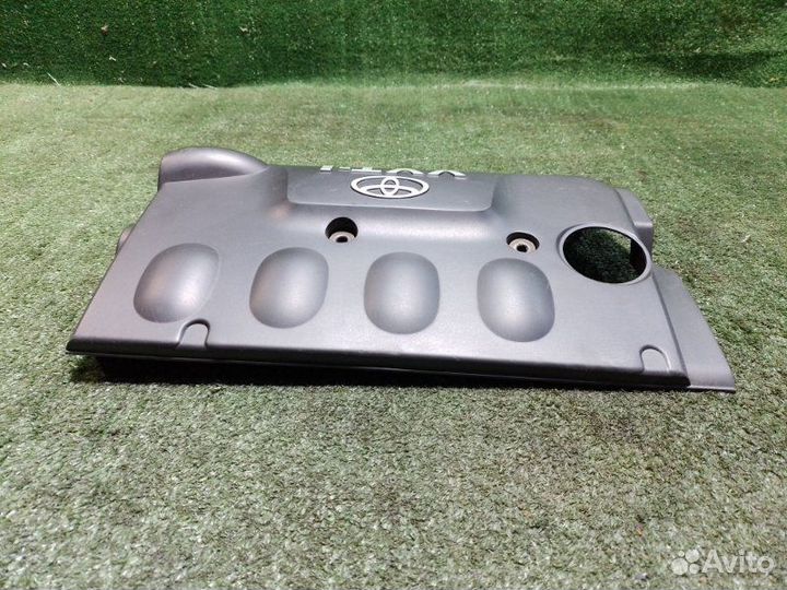 Декоративная крышка двигателя Toyota Corolla